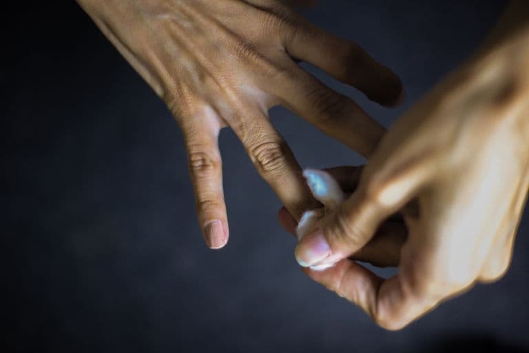 nails